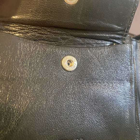 Prada wallet almost new dust bag and original box - Picture 8 of 9